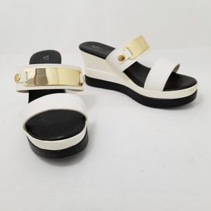 Van size 39 (9 US) white wedge slide